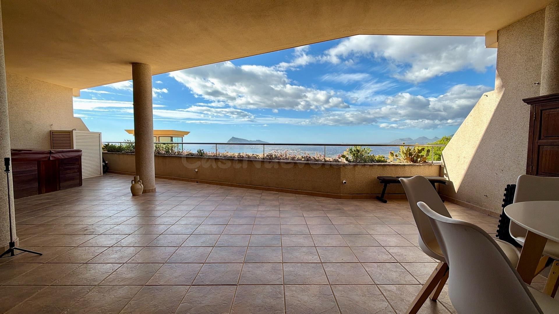 Exclusivo piso de lujo con terraza panorámica en Altea Hills de 250m