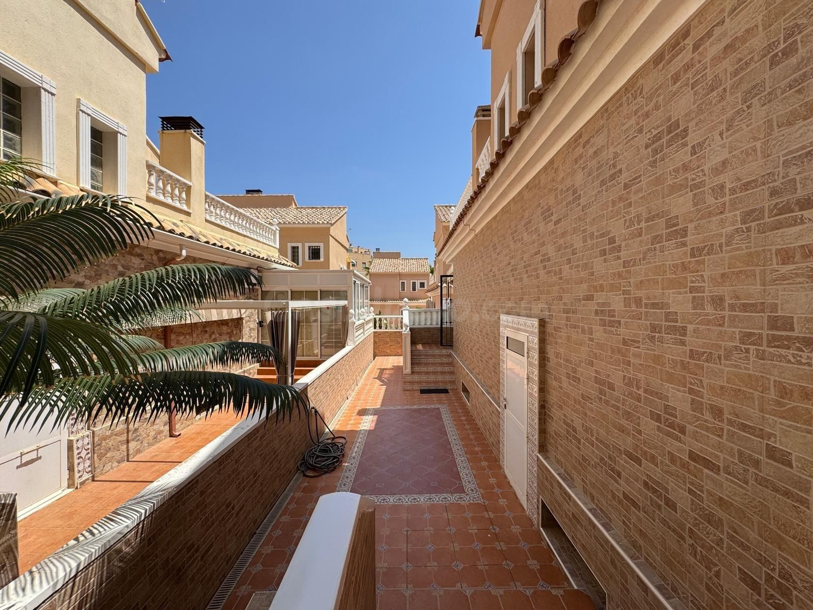 Casa 3 habitaciones 91m² en venta - Urbanizaciones