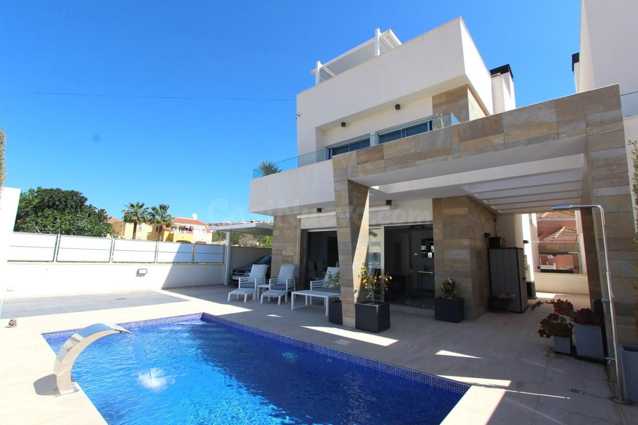 Villa 5 habitaciones en venta - Las Filipinas