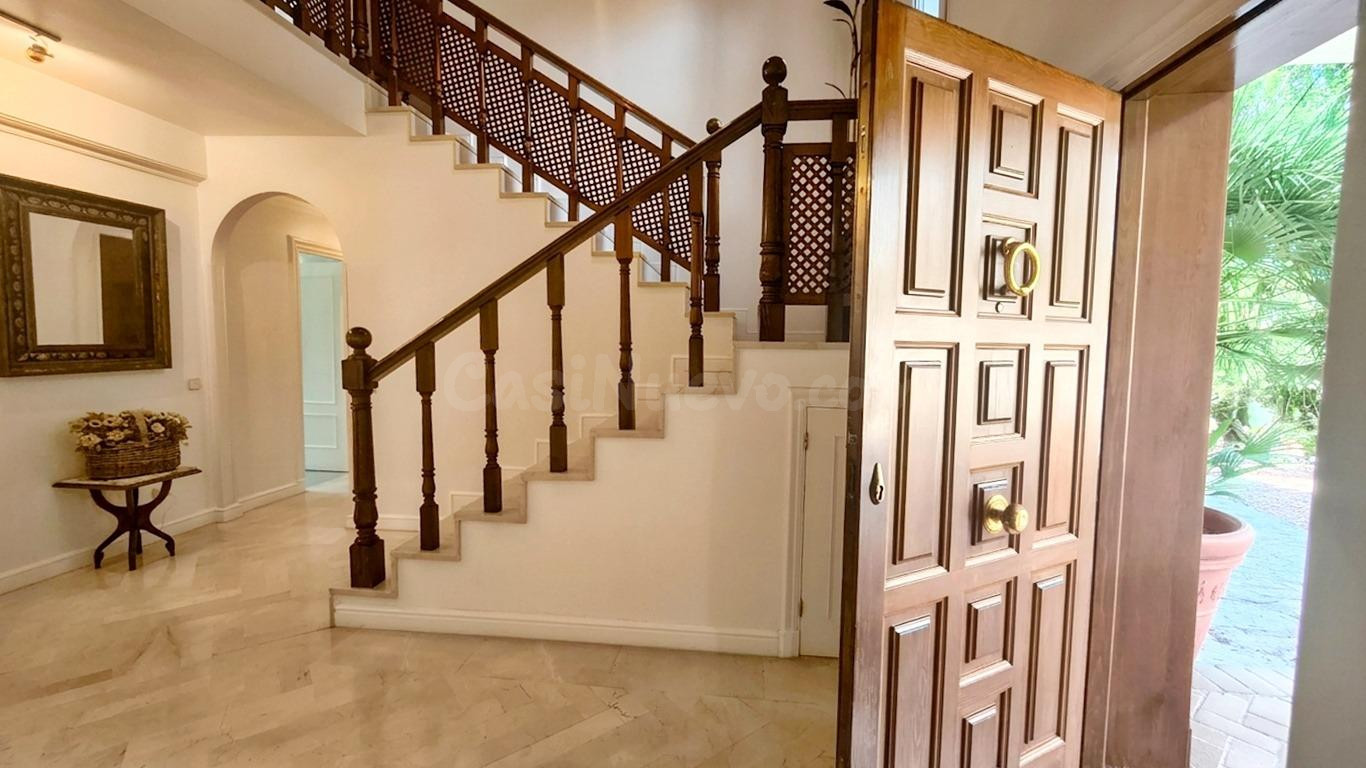 Majestuosa Villa de Inspiración Cordobesa en el Exclusivo Cl - foto 3