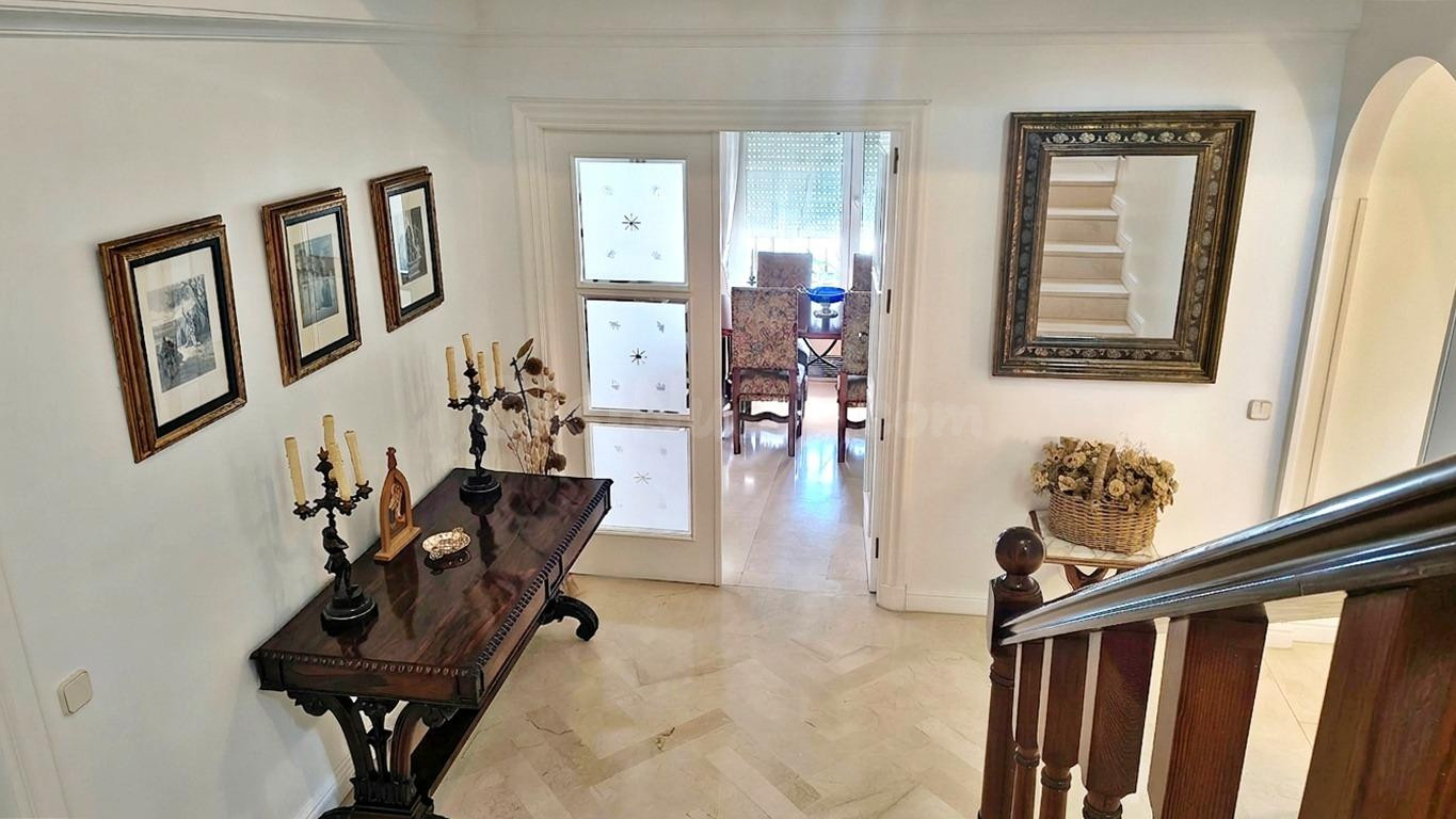 Majestuosa Villa de Inspiración Cordobesa en el Exclusivo Cl - foto 4