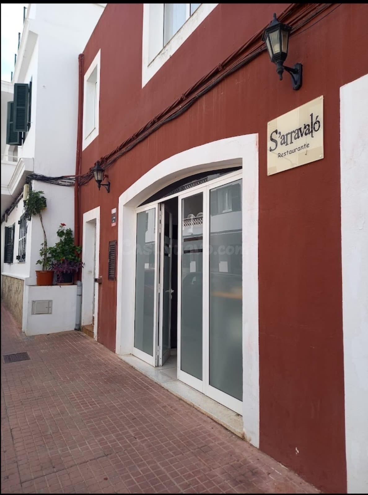 Excepcional Restaurante en Es Castell – Una Oportunidad Llave en Mano