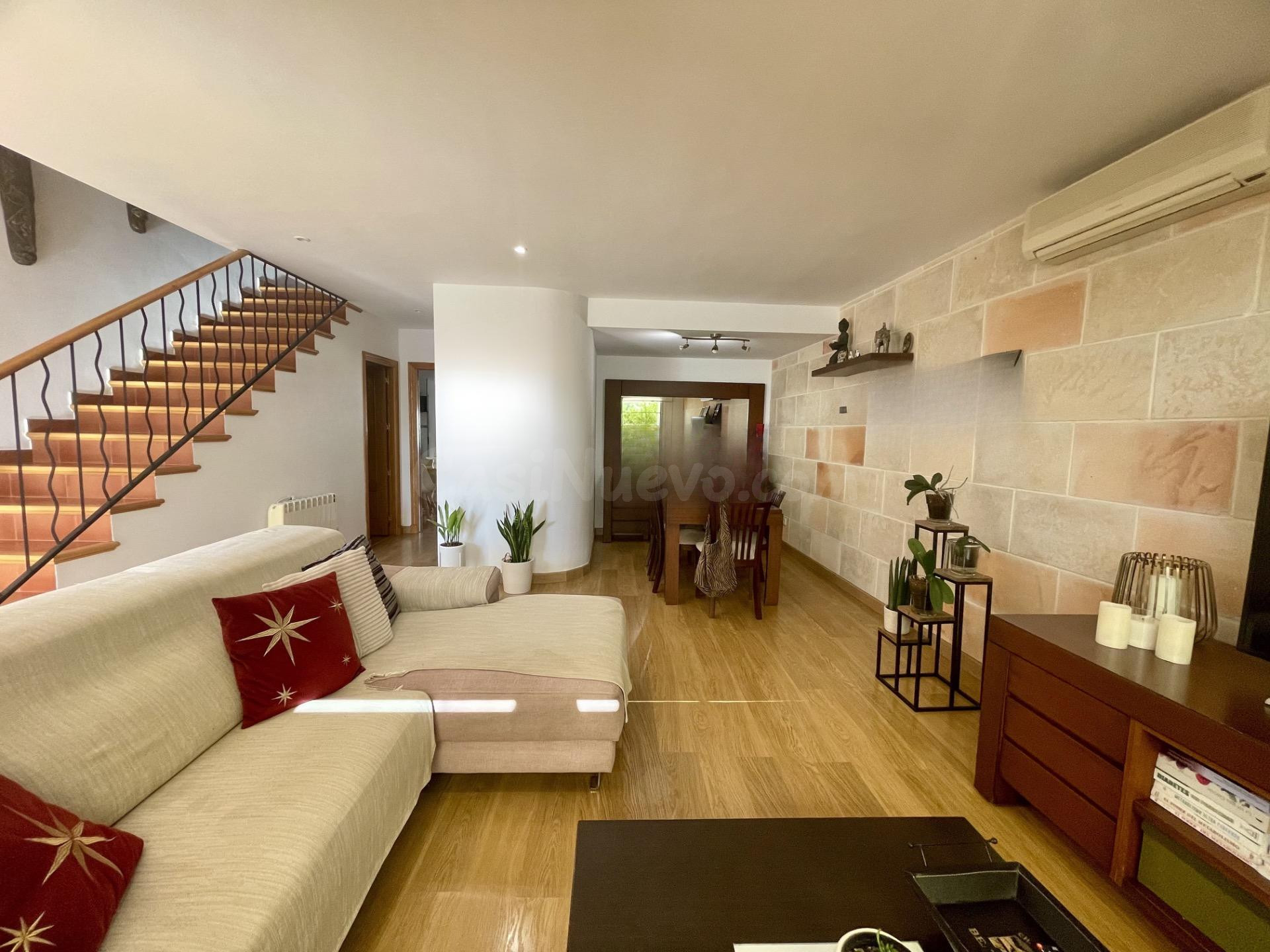 Vive con espacio y comodidad: fantástica casa adosada en Dal