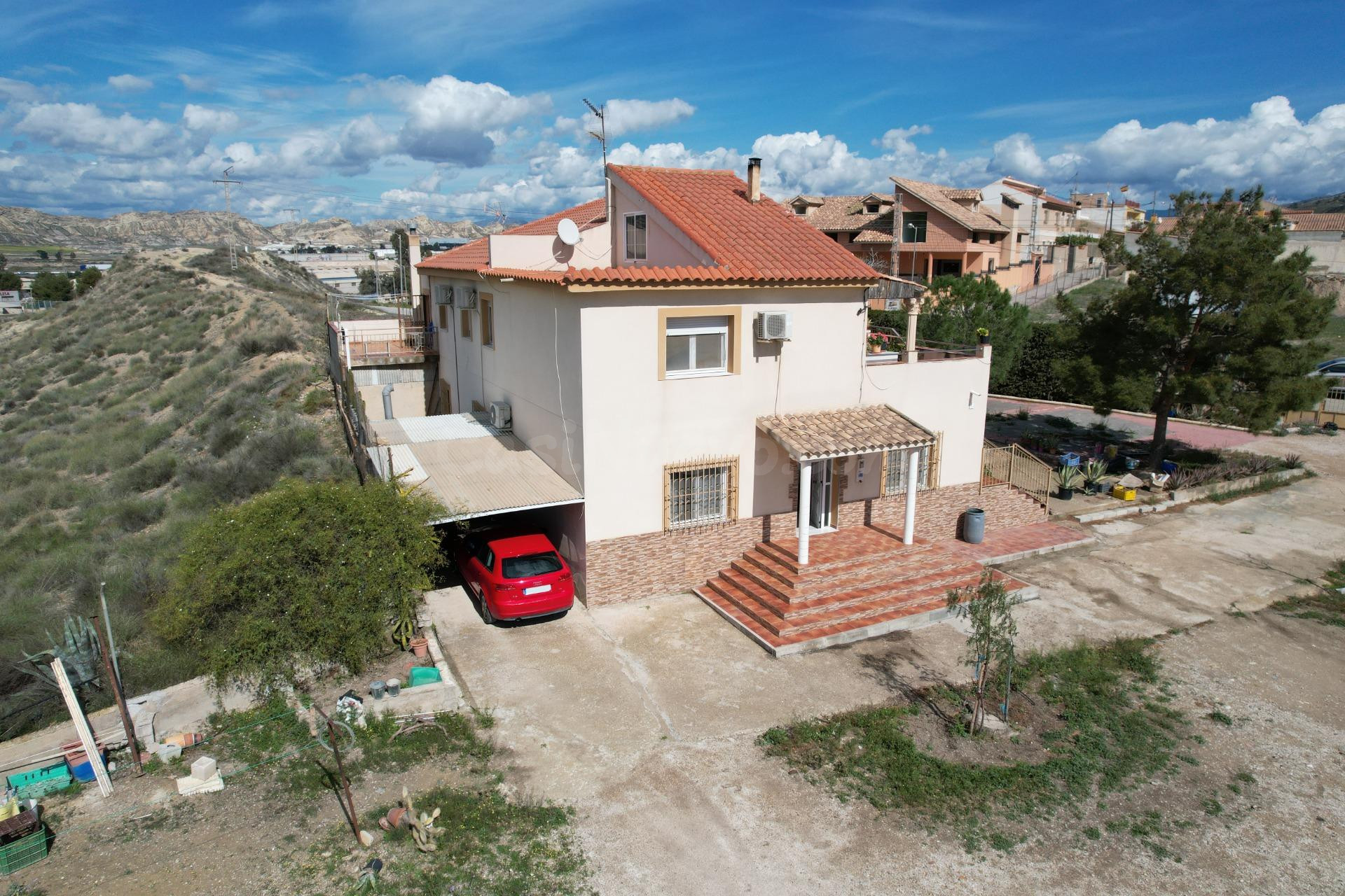 UNA CASA EN PLANTA BAJA QUE DESTACA EN TODO: ESPACIO, UBICAC - foto 3