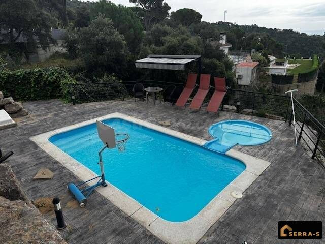 Tu hogar familiar con vistas al mar: espacio, naturaleza y bienestar!