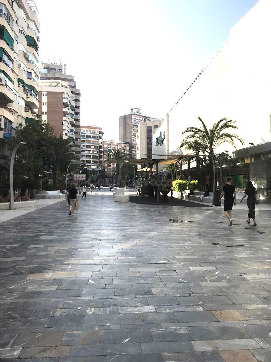 se vende un piso reformado de 2 dormitorios y 1 baño en pleno centro de Bigastro ( Alicante)