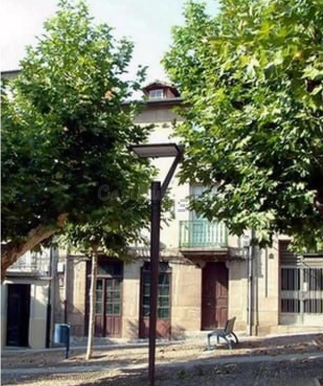 Casa adosada con gran encanto casco  histórico de Ourense