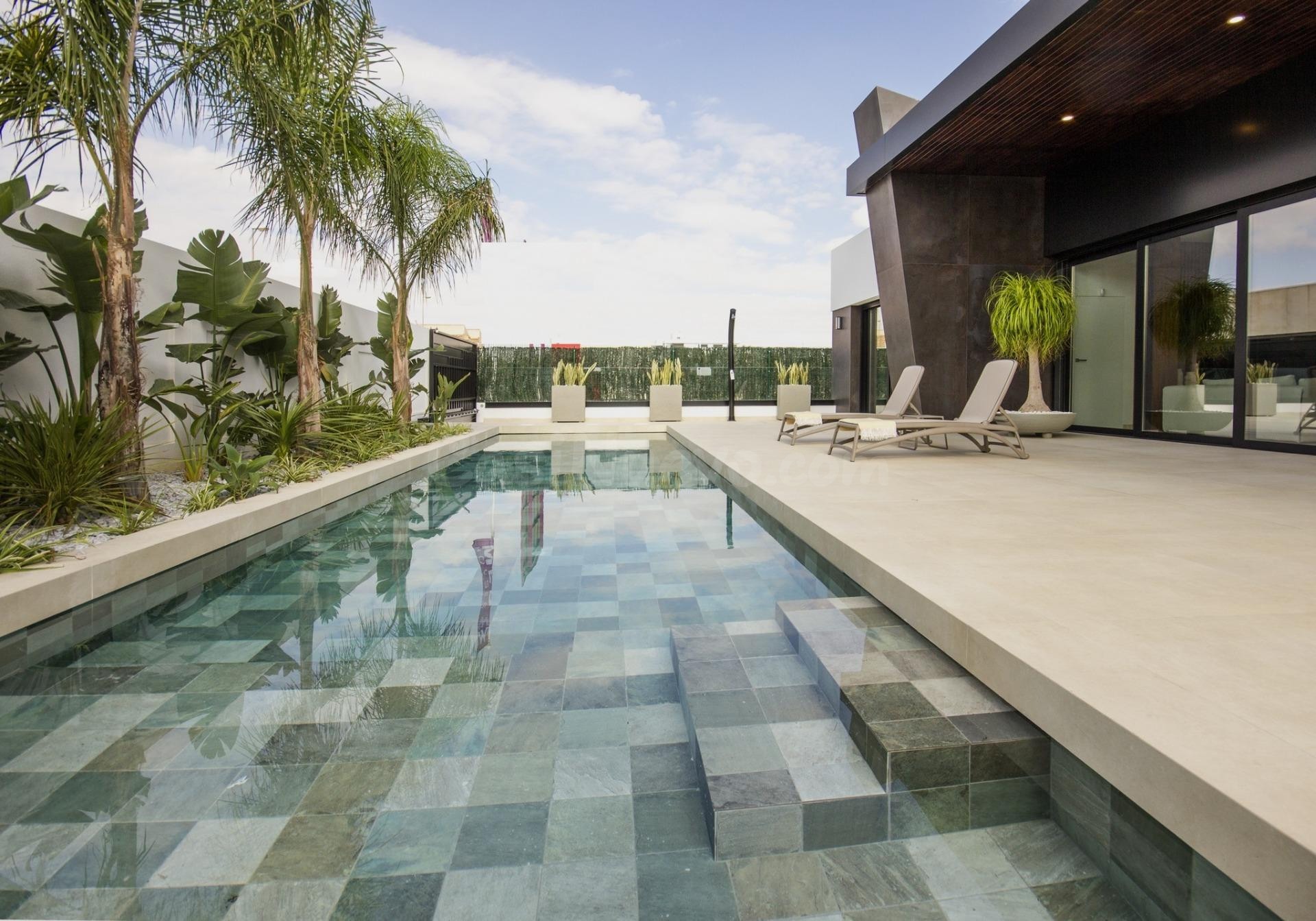 VILLAS DE OBRA NUEVA EN ROJALES