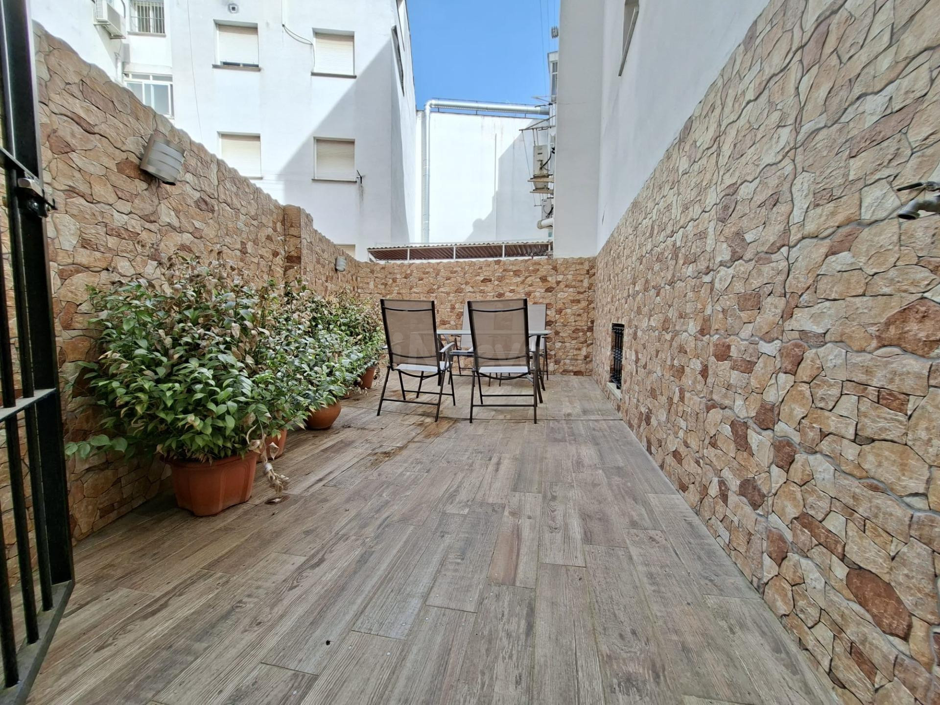 FANTÁSTICO DÚPLEX EN SAN ROQUE, BADAJOZ -  ¡TU NUEVO HOGAR TE ESPERA!