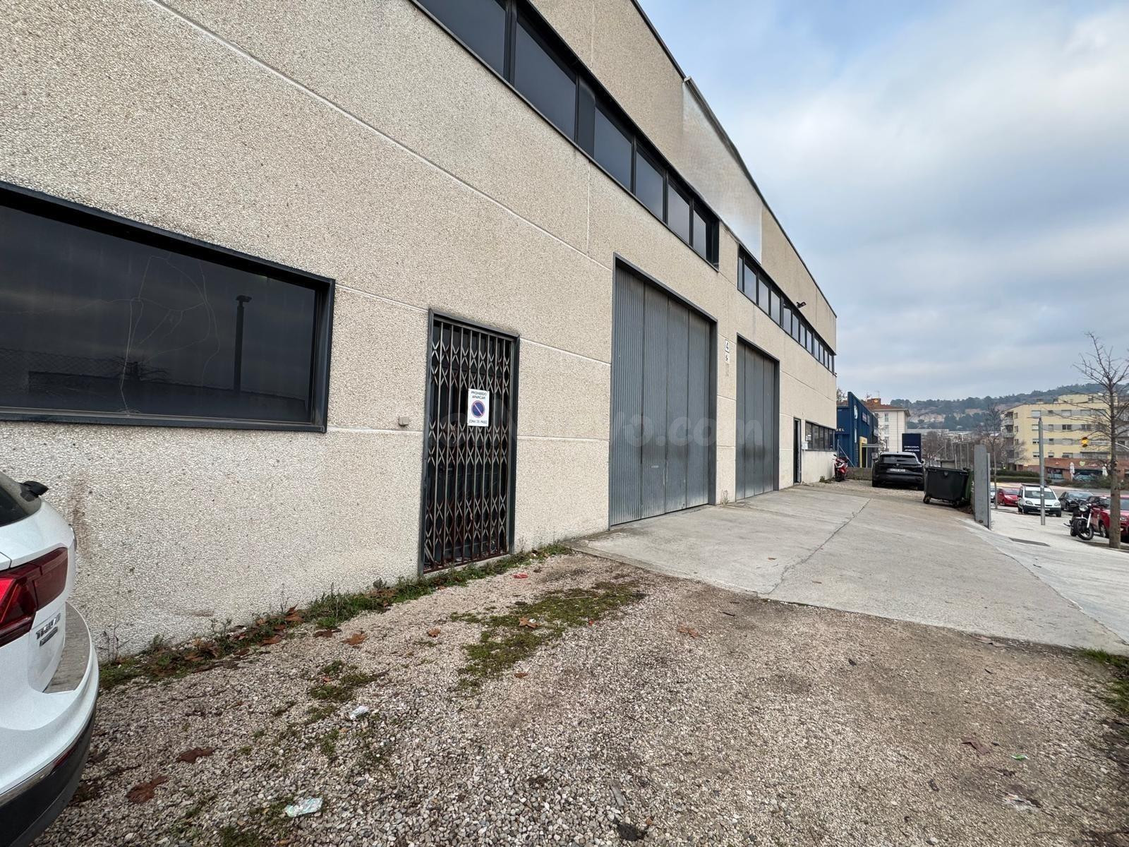 Espectacular nave industrial aislada de 2200 m2 sobre parcel - foto 3