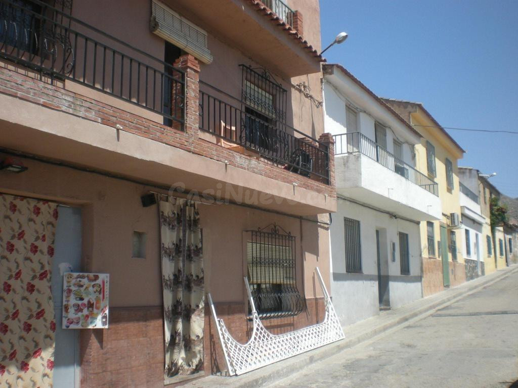 Casa adosada en venta en Atarfe zona barranco