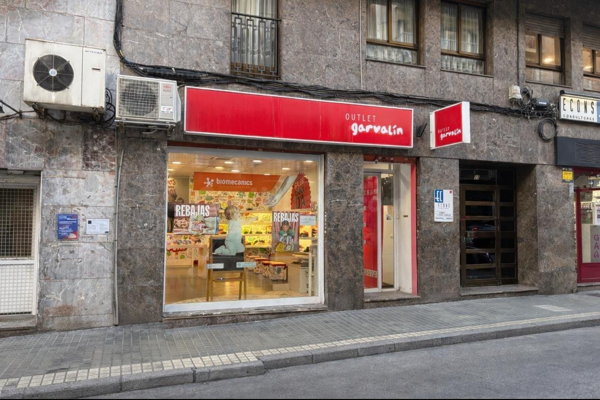 Local comercial 160m² en alquiler - Pont Nou-Corazón de Jesús