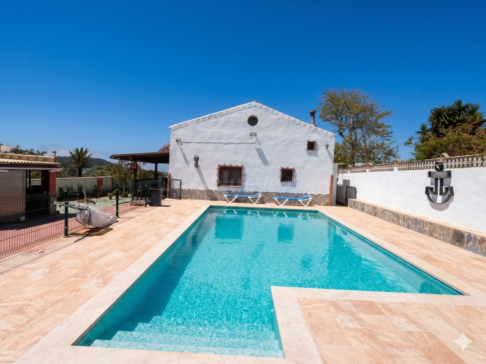 Amplio Chalet en Barbate, Zona La Breña - Ideal para Familias