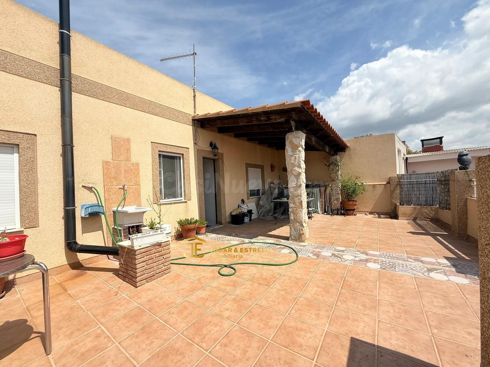 CASA CON AMPLIA TERRAZA  EN VIRGEN DE LAS HUERTAS - foto 5