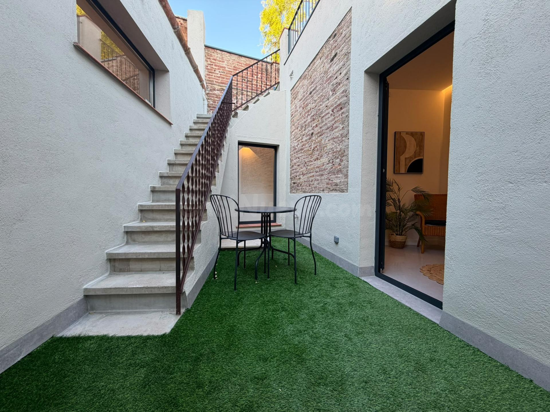 Casa en planta reformada a estrenar con espectacular solárium de 40 m2 en calle Fernando Poo, Sabadell.