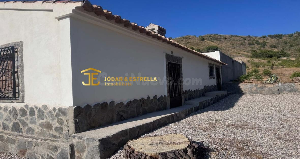 Estupenda casa de 4 dormitorios  en la Sierra de la Carrasqu - foto 2