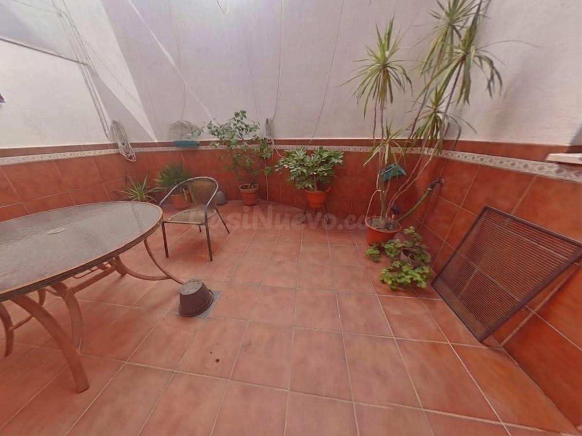 ESTUPENDA CASA EN POSADAS CON UN GRAN PATIO!!! - foto 2