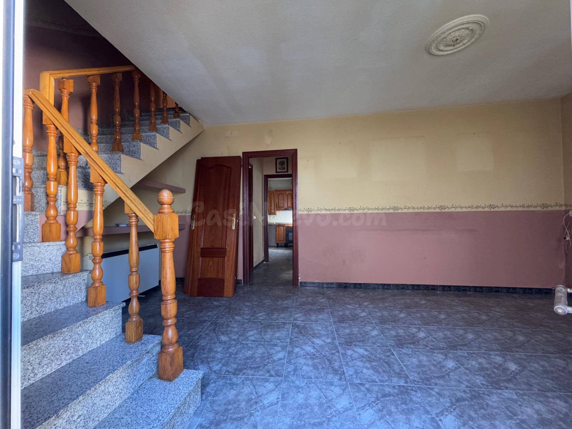 CASABANCO  VENDE CASA  DE TRES DORMITORIOS EN MADROÑERA