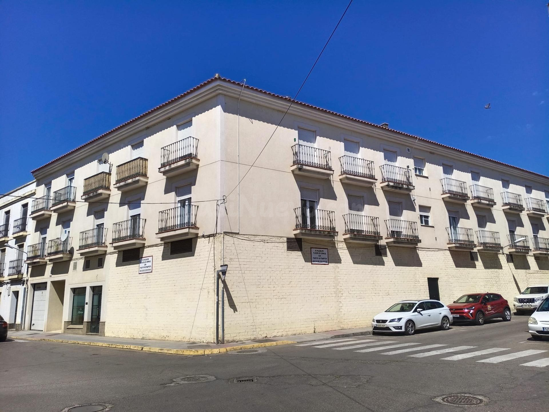 CASABANCO VENDE PISO DE TRES DORMITORIOS  EN MONTIJO