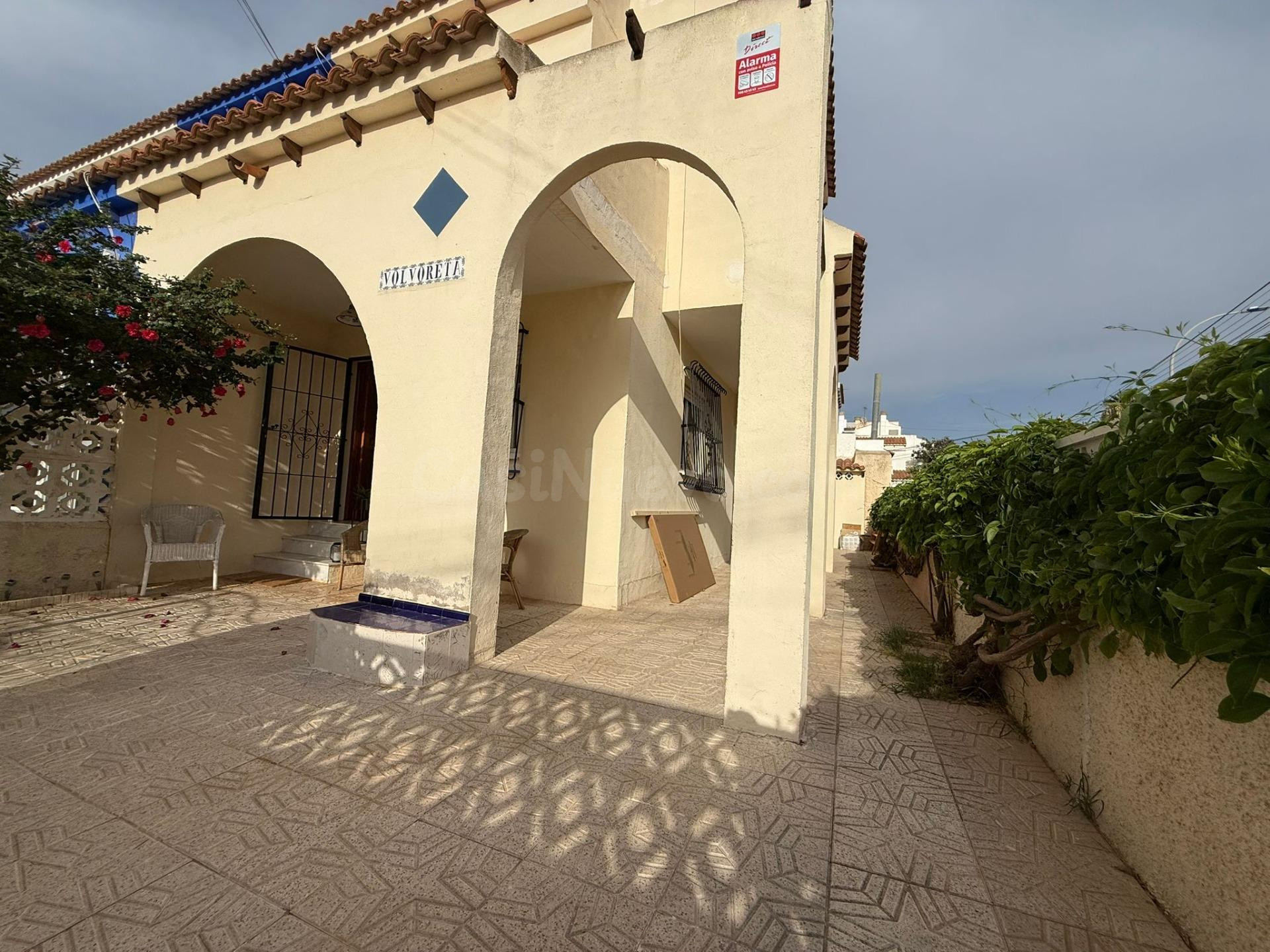 Alquiler Temporal en Los Alcázares: Vive con Espacio, Luz y Comodidad