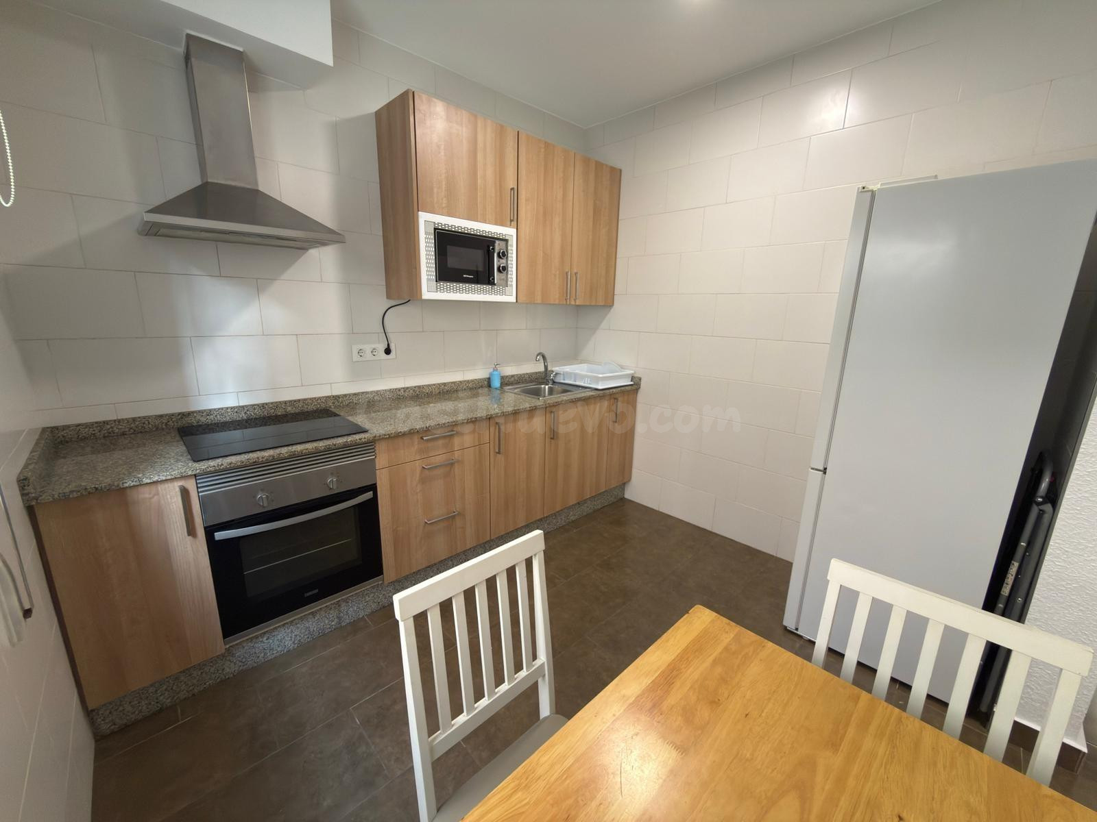 Alquiler Temporal en Los Nietos – Amplia Vivienda de 4 habitaciones con Patio Privado