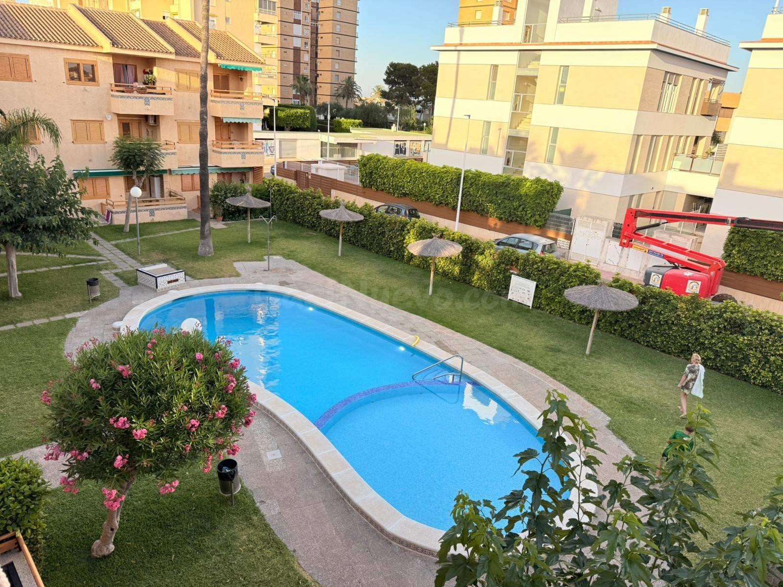 Vive junto al mar: apartamento con piscina de septiembre a mayo