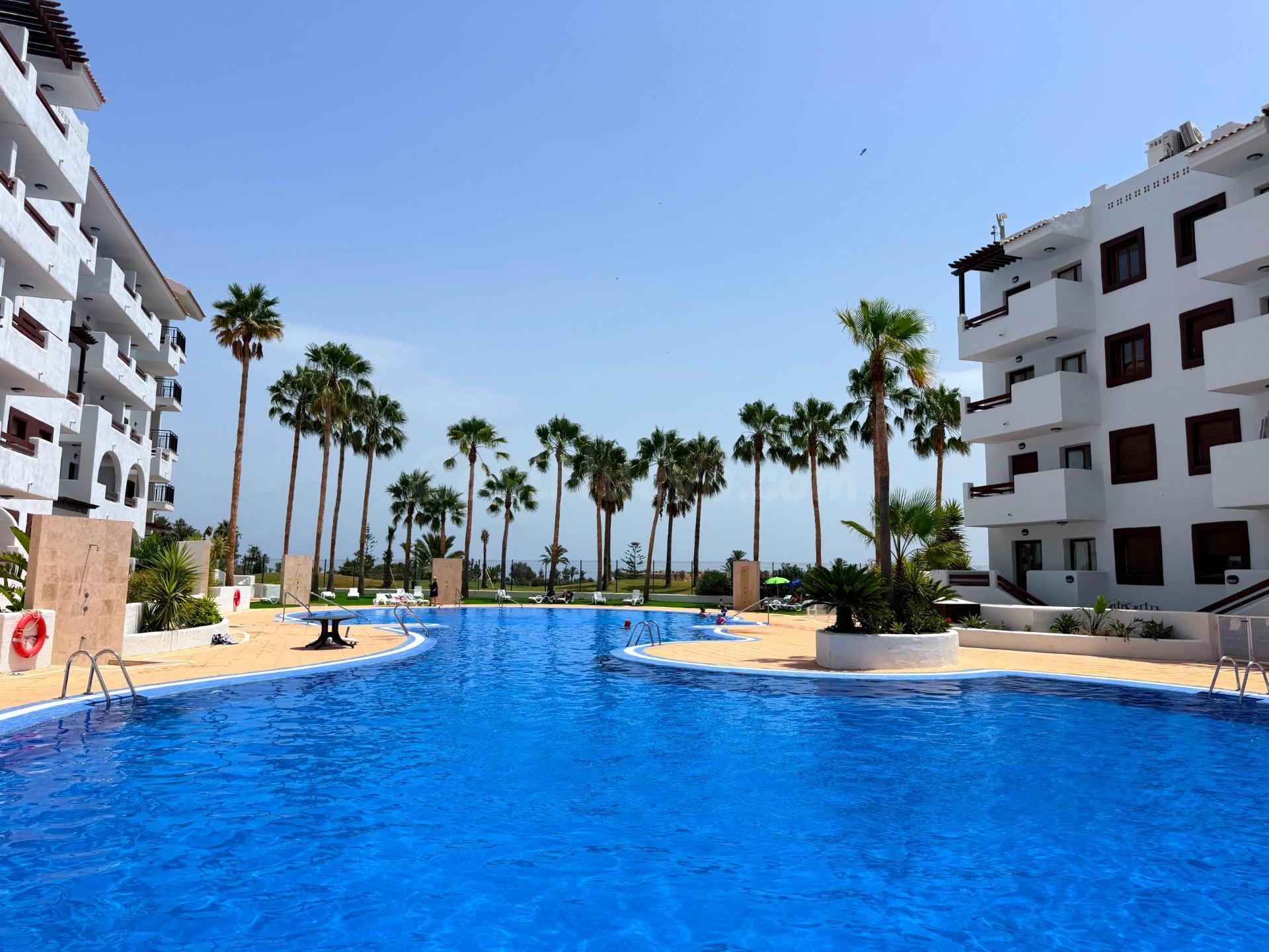 Apartamento reformado junto al golf y a 3 minutos del mar – Alquiler temporal