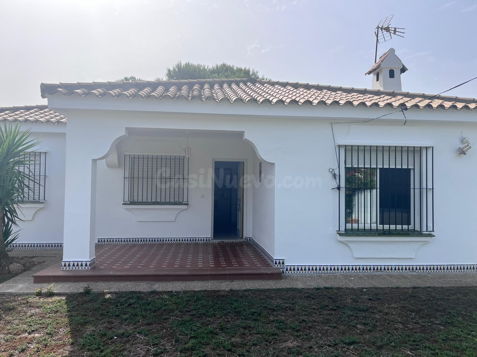 Chalet URBANO independiente con amplia parcela a solo 5 minutos de La Barrosa