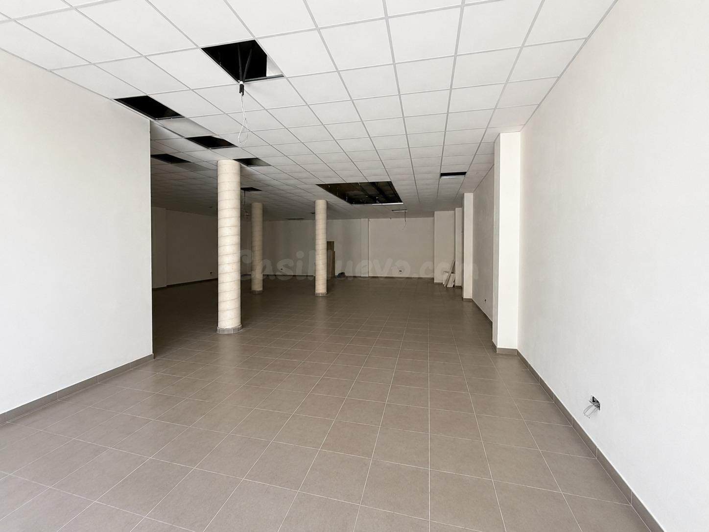 Alquiler de dos locales comerciales con diferentes posibilidad de proyecto en ubicación estratégica Amposta