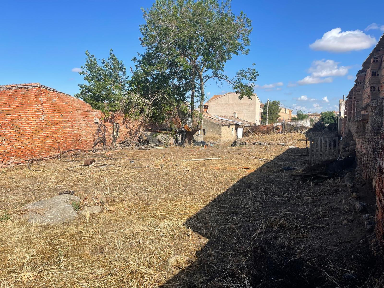 Solar urbano en Argés: 840 m2 para construir tu vivienda junto a Toledo