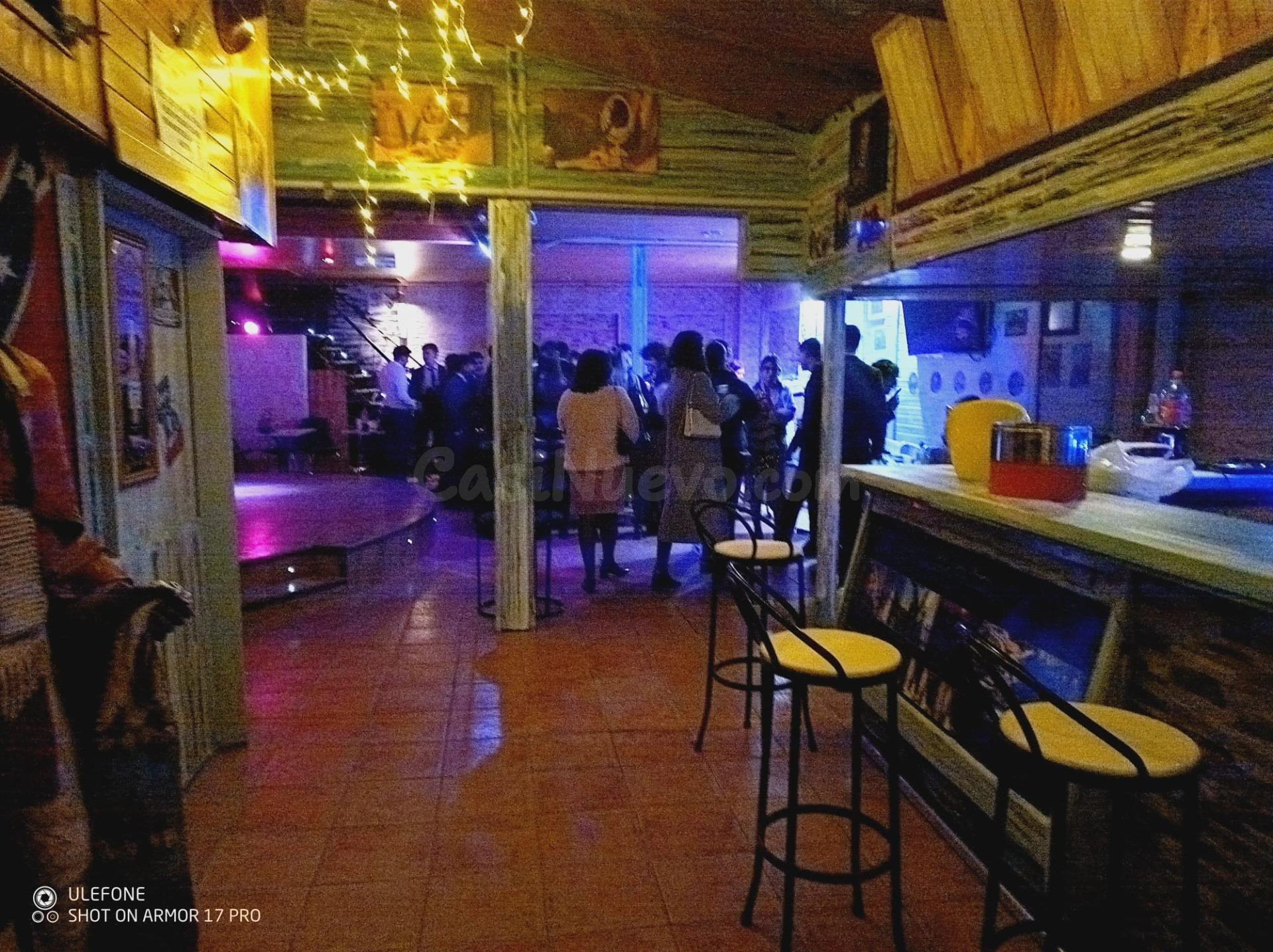 GRAN LOCAL COMERCIAL EN POLÍGONO POLIRROSA negocio de bar especial musical y sala de espectáculos.