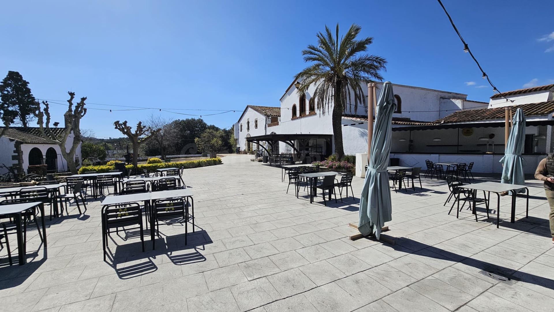 EXCLUSIVA PROPIEDAD EN VENTA EN TORDERA – MASÍA HISTÓRICA CON LICENCIA DE RESTAURACIÓN EN ACTIVO Y CASI 3.000 m2 CONSTRUIDOS