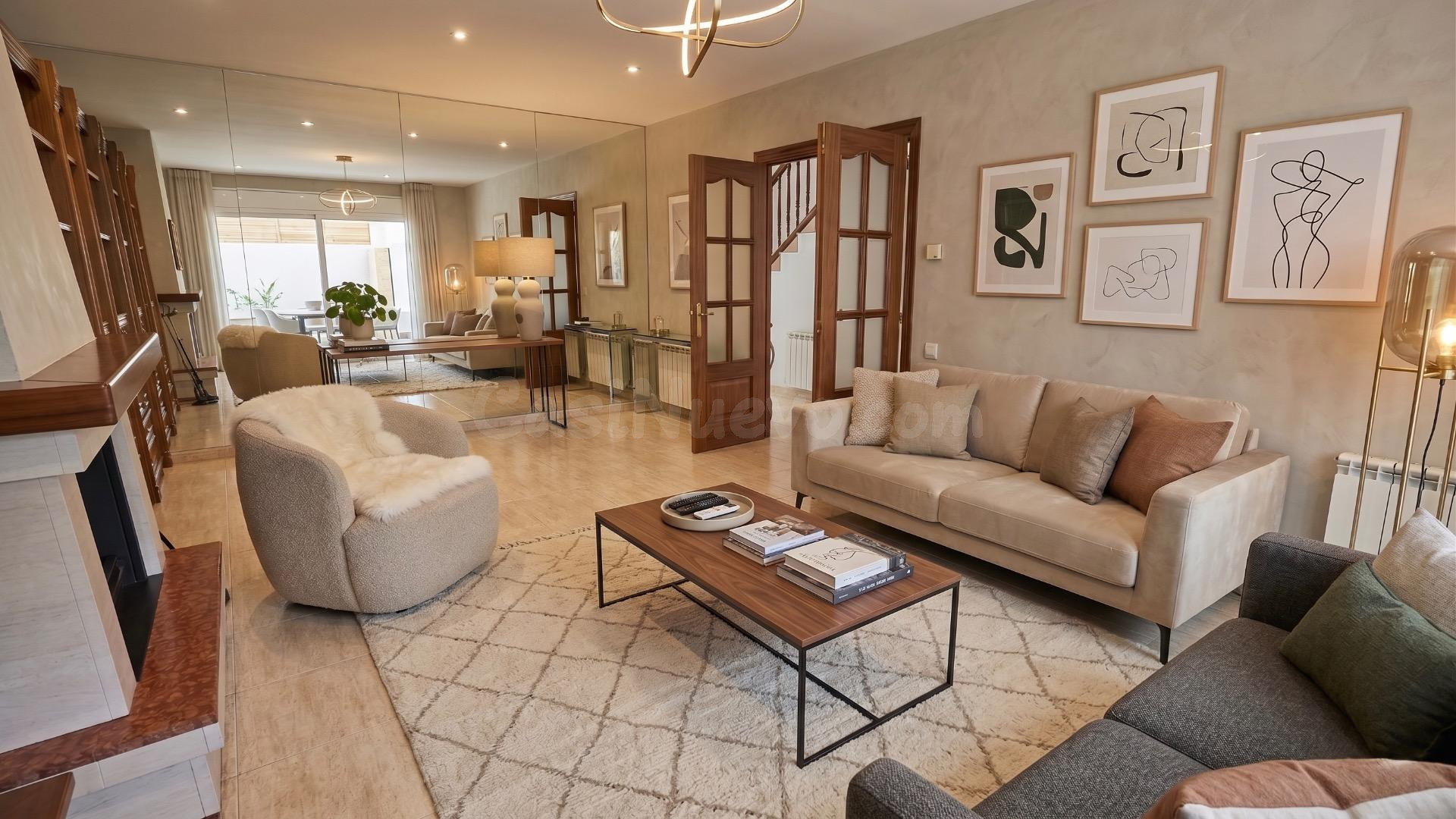 CASA DE 3 PLANTAS CON TERRAZA Y GARAJE A LA VENTA EN POBLE NOU, PINEDA DE MAR