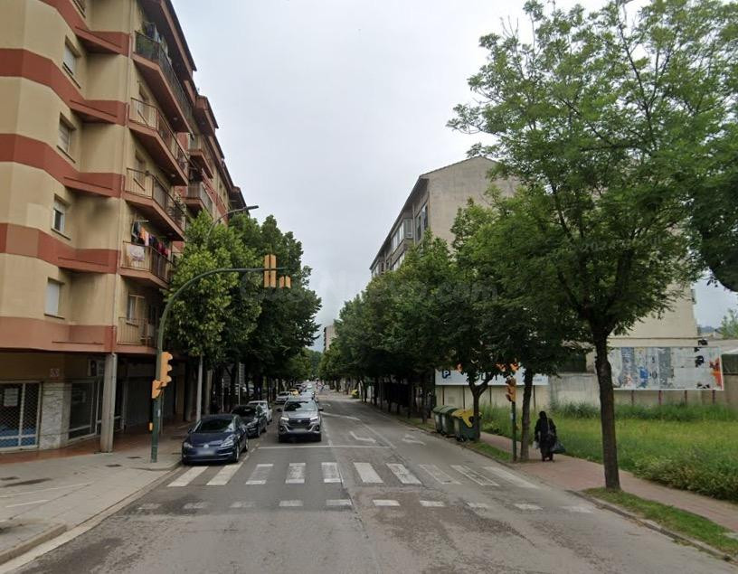 ATENCIÓN INVERSORES, PISO OCUPADO A LA VENTA EN OLOT (GIRONA)