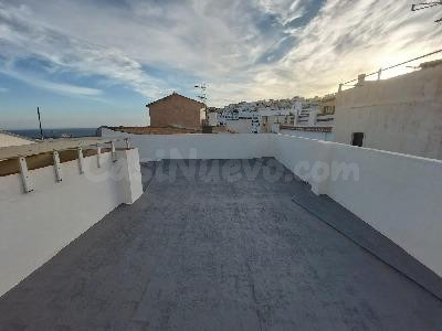 Encantadora Casa en el Corazón de Salobreña por Solo 210.000€