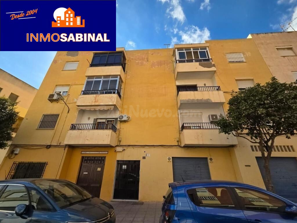 OPORTUNIDAD PISO EN BARRIO CONSOLIDADO DE ALMERIA 3 DORMITORIOS, CERCANO A TODOS LOS SERVICIOS