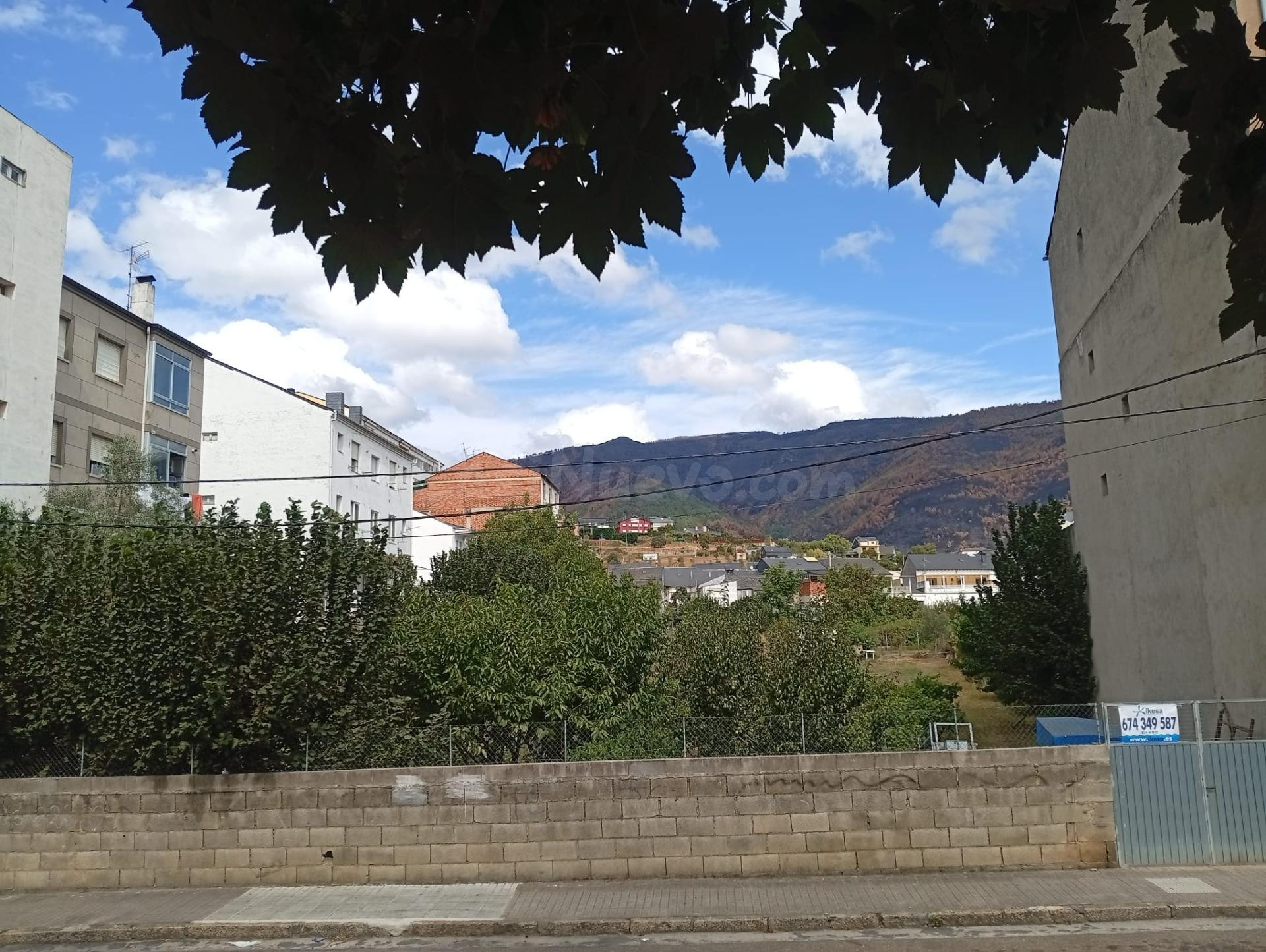 Amplio Terreno Urbano en A Rúa - Oportunidad para Constructores e Inversores