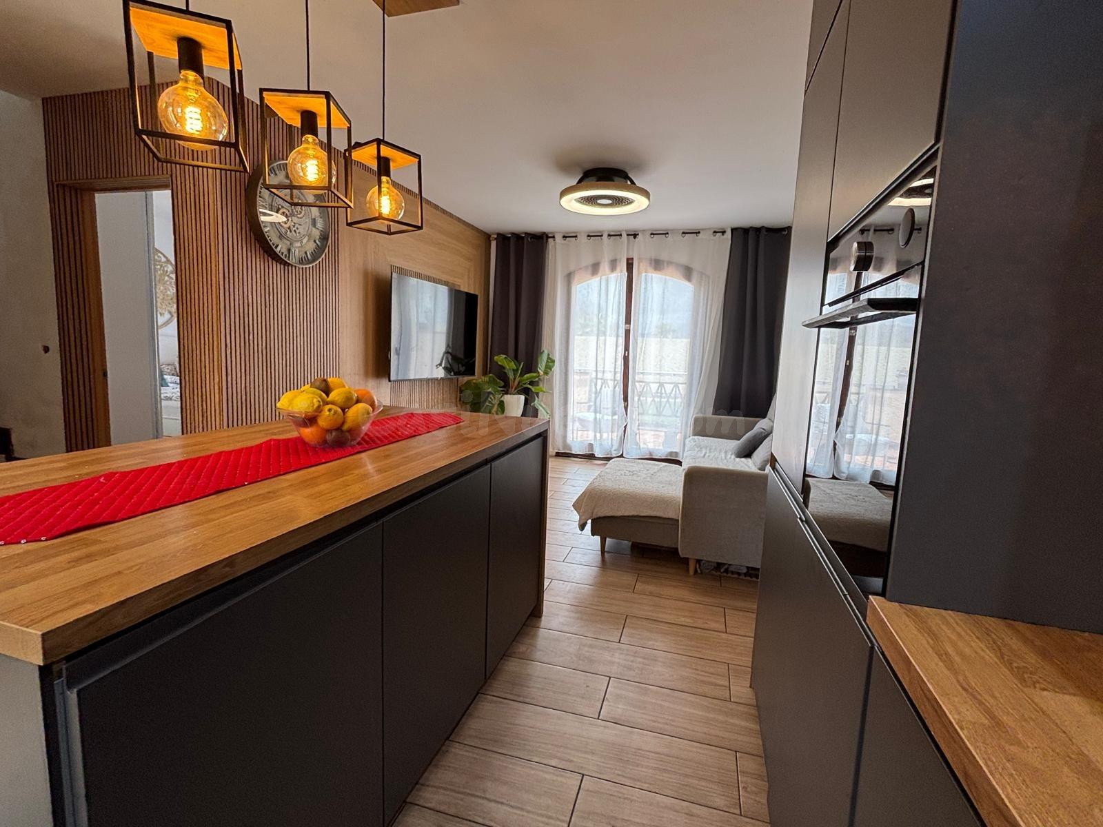 Exclusivo dúplex con jardín privado, vistas panorámicas al Teide y piscina en Costa del Silencio - foto 2
