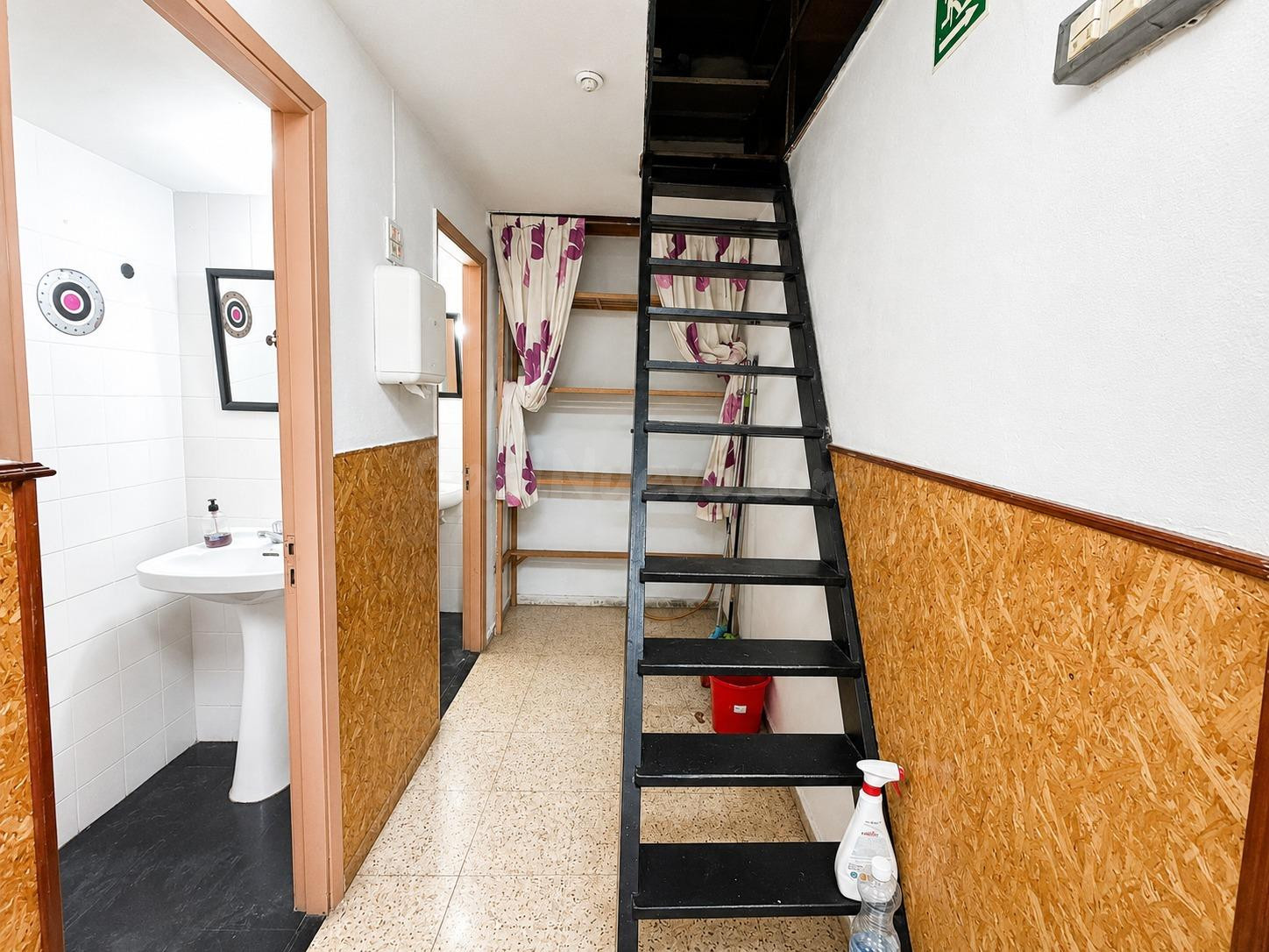 Local con infinitas posibilidades: negocio, inversión o una espectacular vivienda de diseño. - foto 2