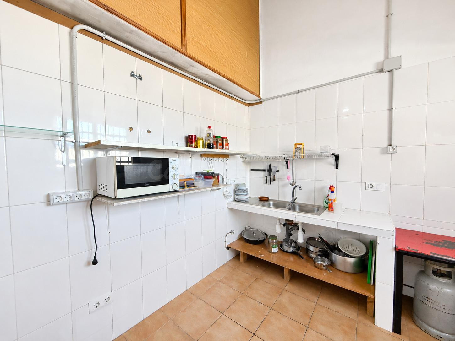 Local con infinitas posibilidades: negocio, inversión o una espectacular vivienda de diseño. - foto 4