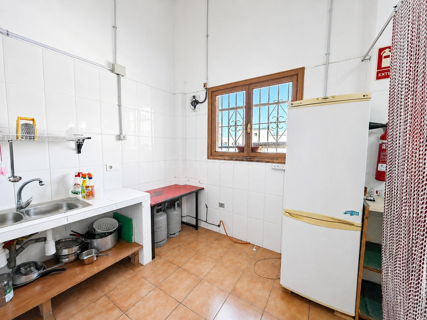 Local con infinitas posibilidades: negocio, inversión o una espectacular vivienda de diseño. - foto 5