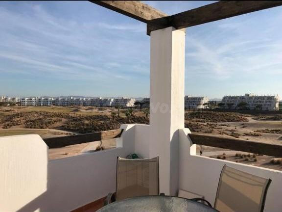 ÁTICO CON VISTAS AL CAMPO DE GOLF, TERRAZA Y PISCINAS EN LAS TERRAZAS DE ROLDÁN