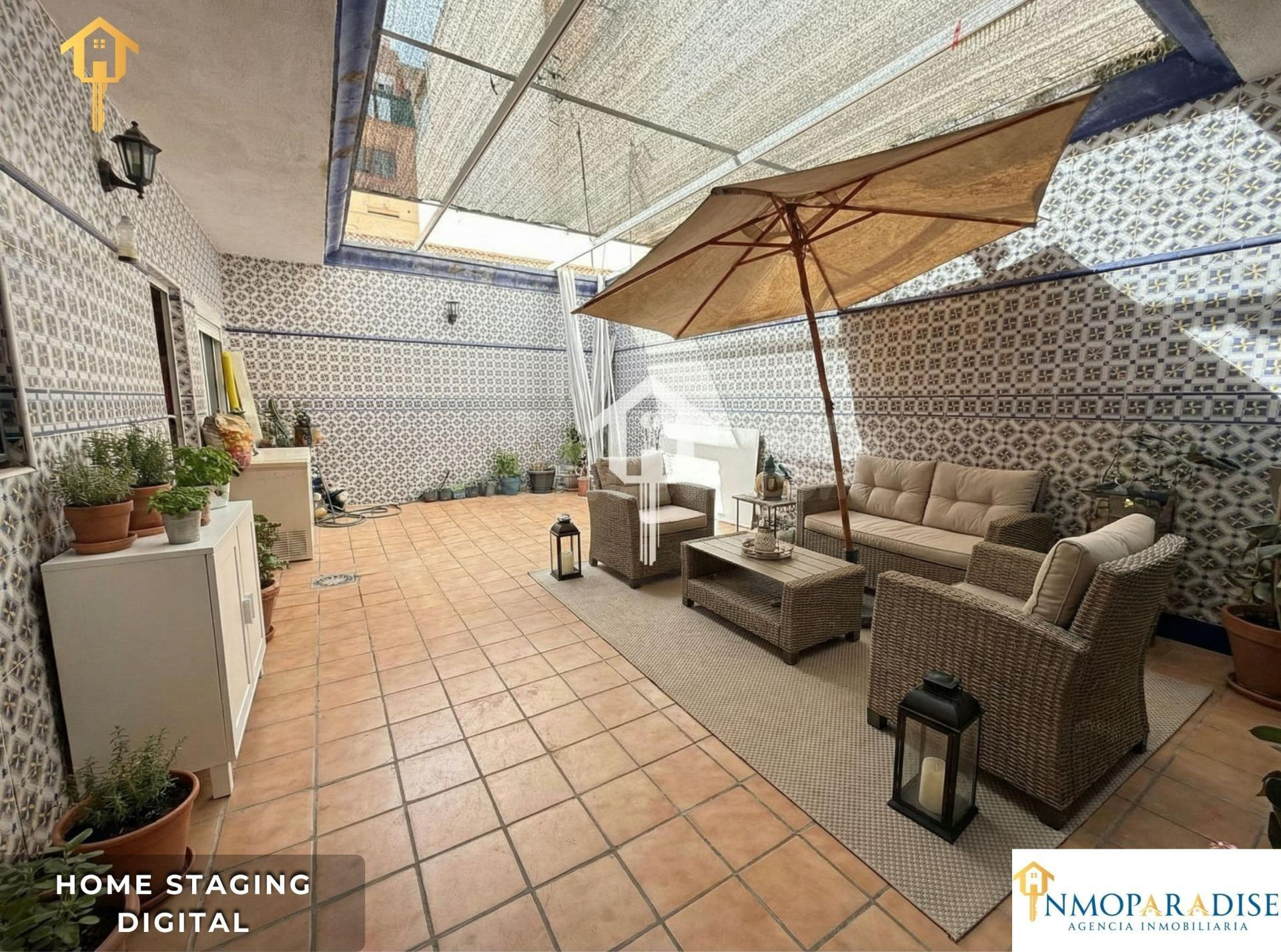 CASA DÚPLEX DE 228M2 EN LOS ÁNGELES DE ALICANTE: PATIO DE 30M2, 4 habitaciones Y JACUZZI