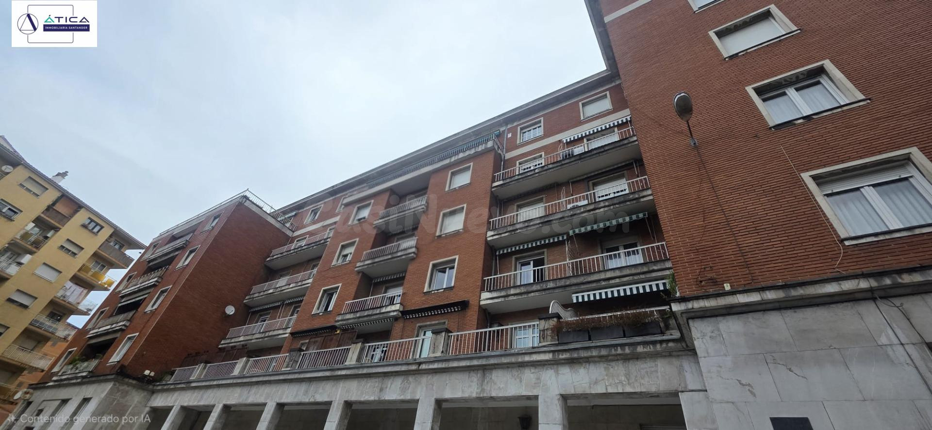 EXCLUSIVA RESIDENCIA DE 243 m2 CONSTRUIDOS EN EL CENTRO DE TORRELAVEGA