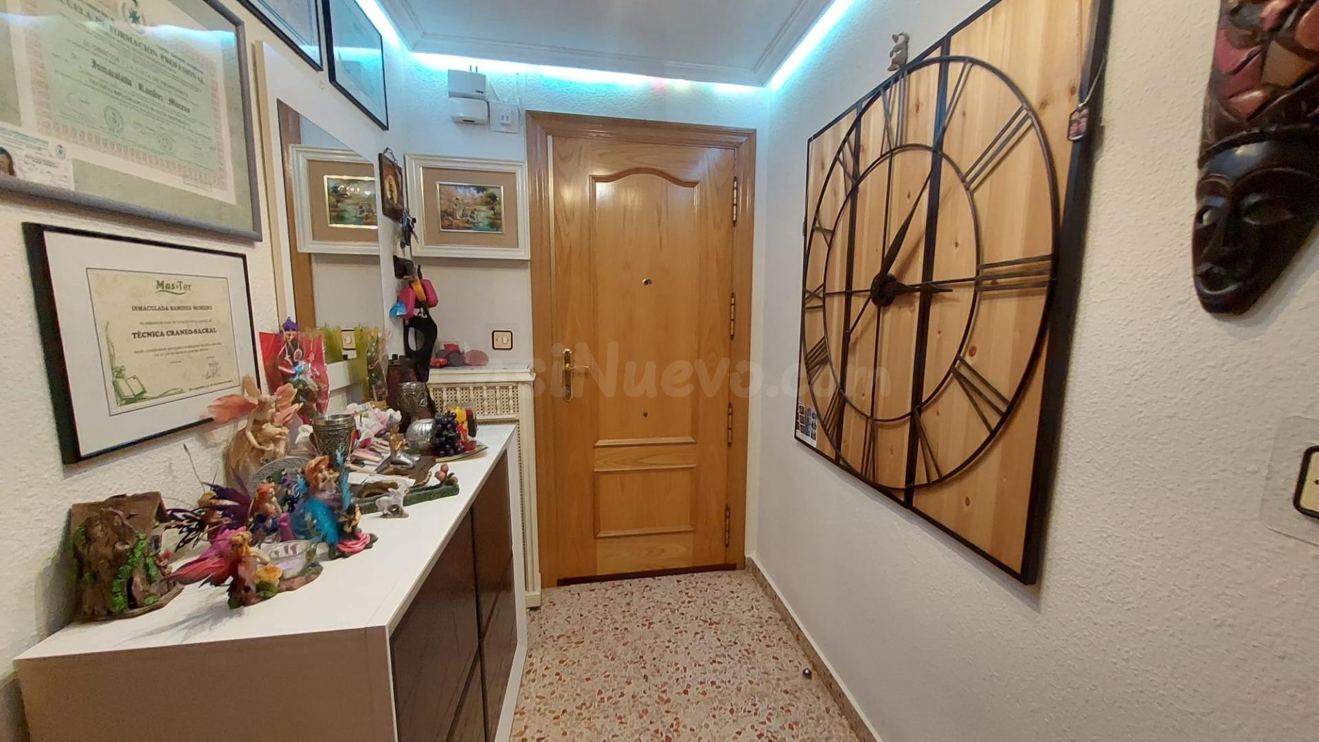 Oportunidad Única en Logroño: Piso de Tres habitaciones Cerca de la Universidad