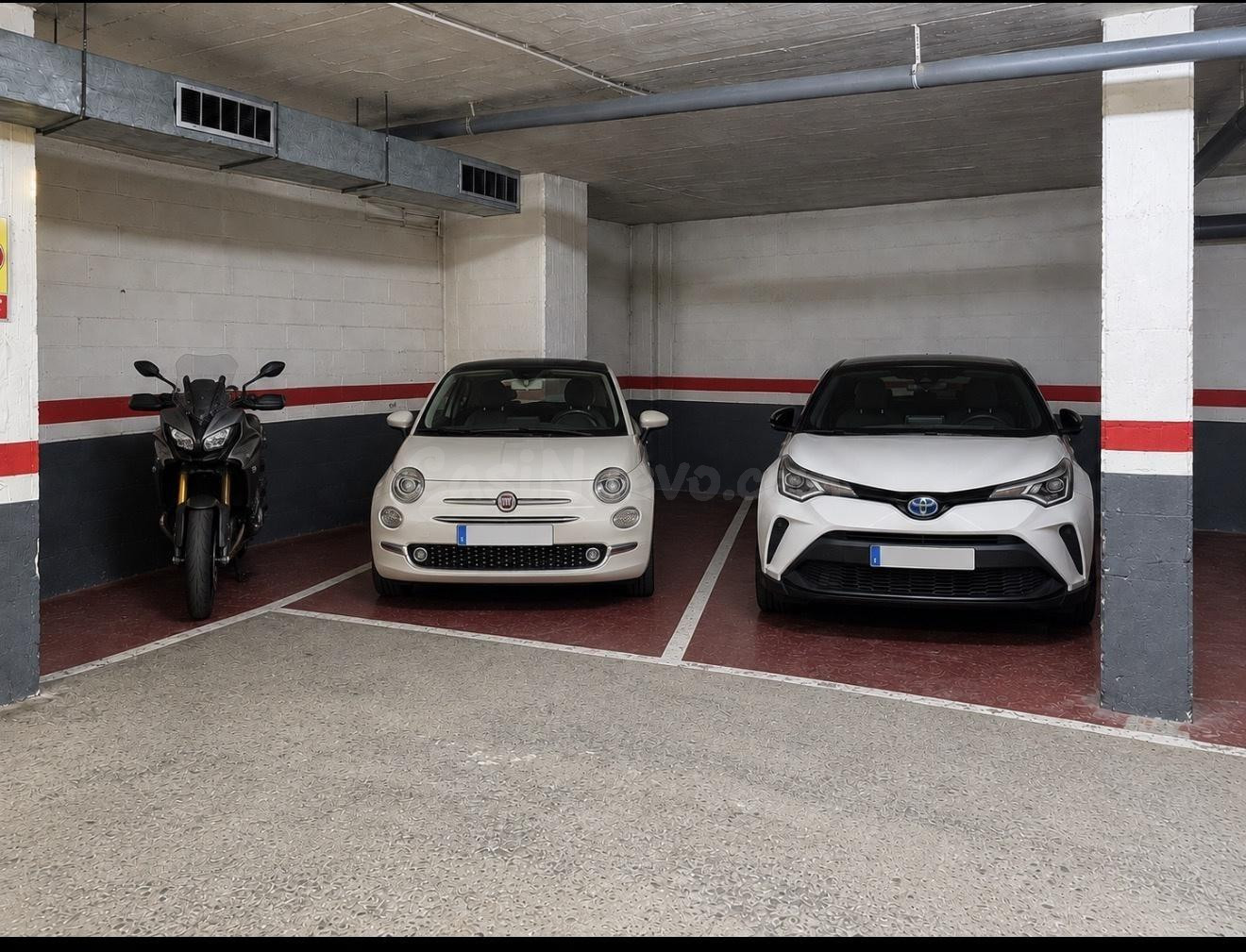 Parking doble en primera planta para 2 coches y 2 motos – Ronda Ponent