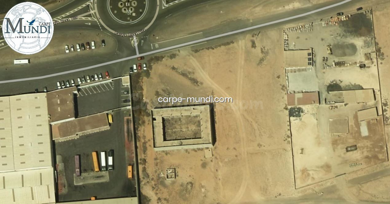 Parcela de 4.700 m2 con nave industrial en polígono estratégico de Puerto del Rosario