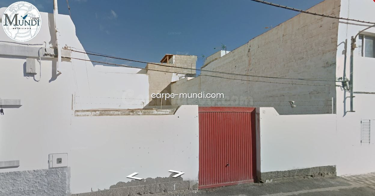 Exclusiva Parcela Urbana de 200 m2 edificable al 100 % en el centro de Puerto del Rosario