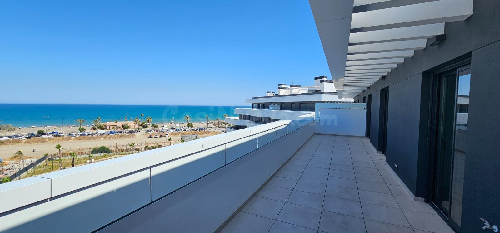 Exclusividad en Primera Línea: Ático de Diseño a Estrenar en Torremolinos