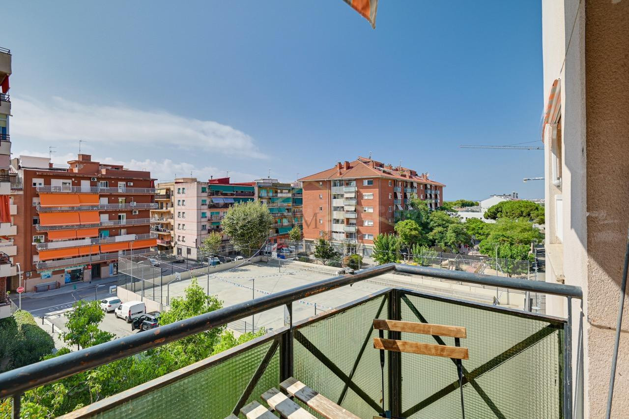 Piso de 3 dormitorios con terraza y plaza de parking en Vilassar
